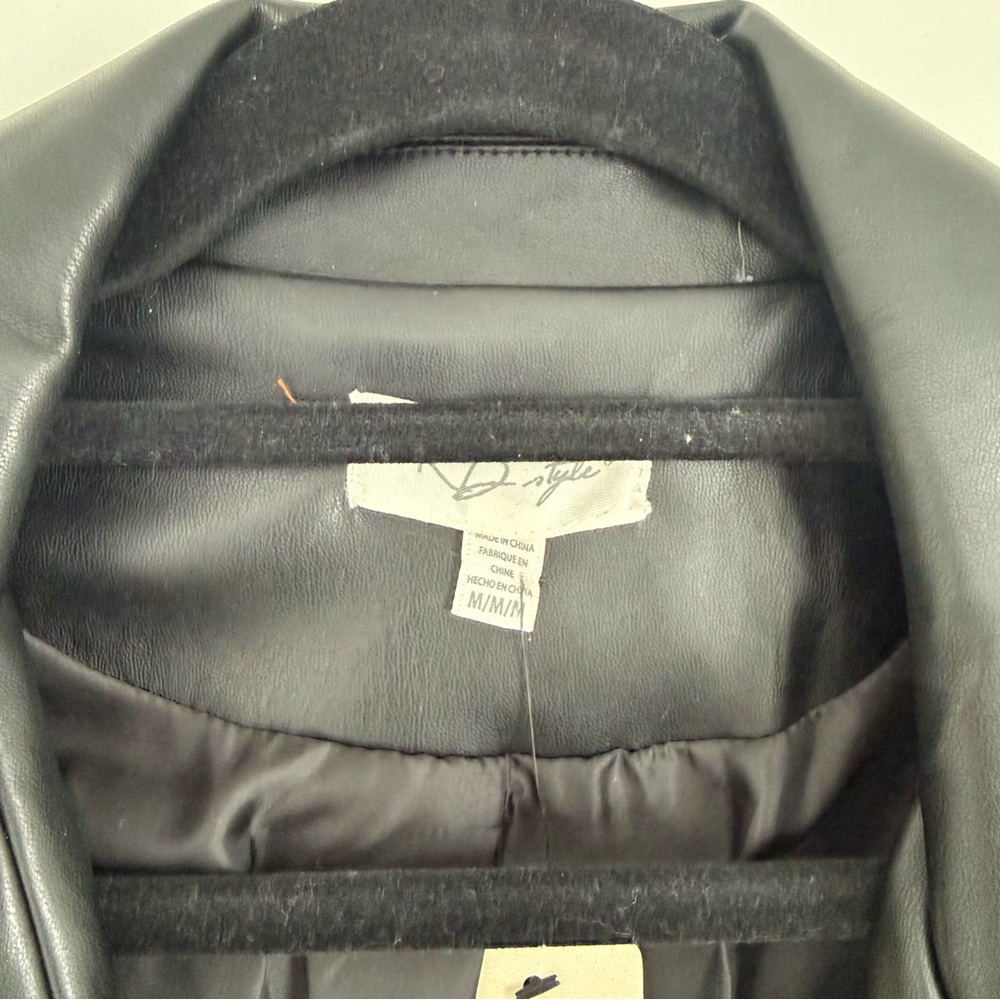 RD Style Anna Black Blazer. NWT - Picture 2 of 5